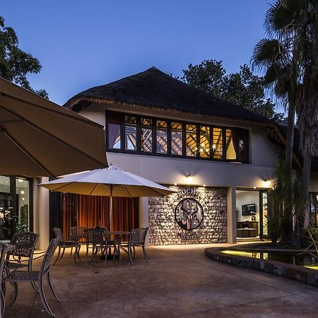 La Rochelle Lodge Okaukuejo Exteriör bild