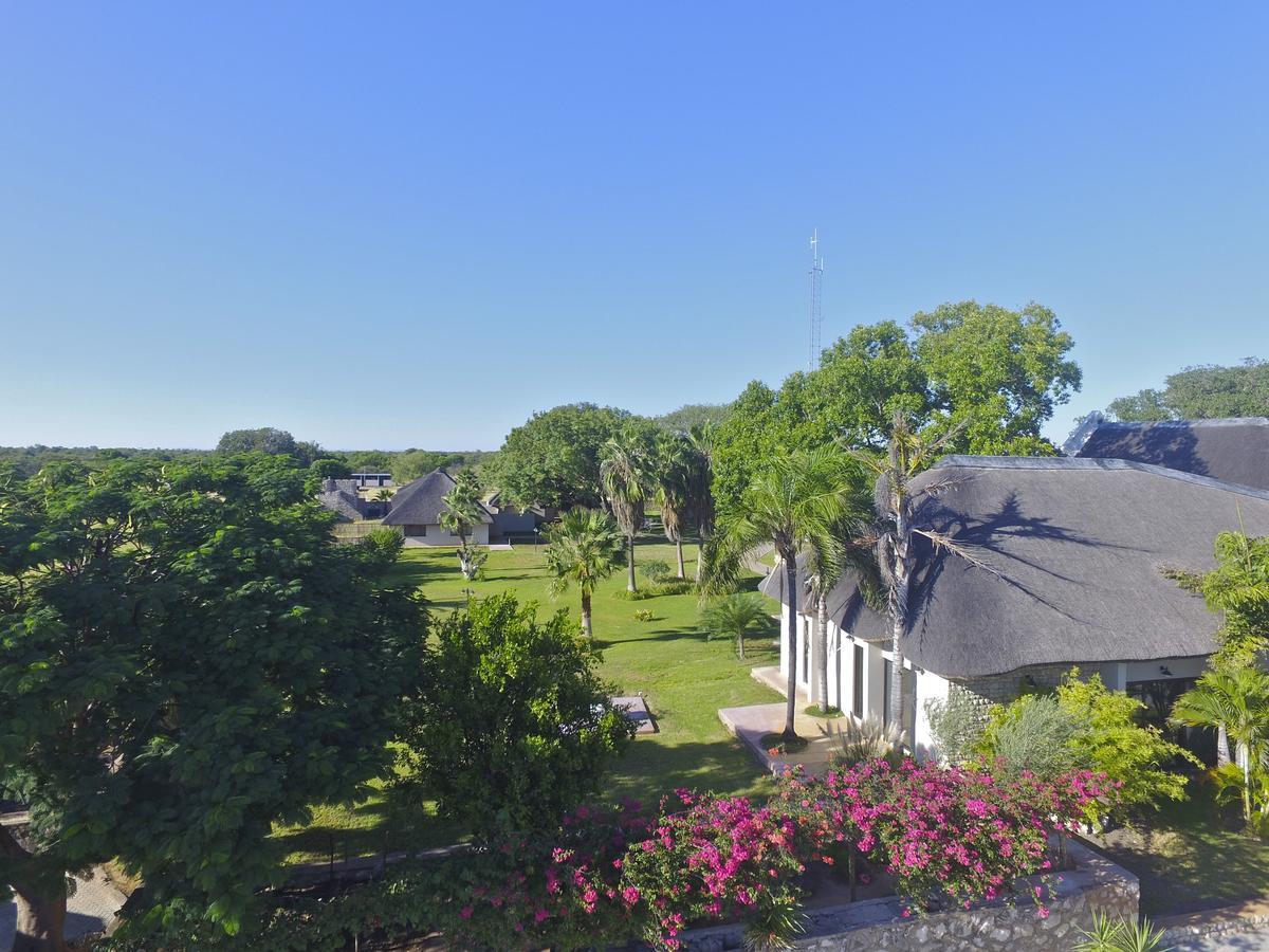La Rochelle Lodge Okaukuejo Exteriör bild