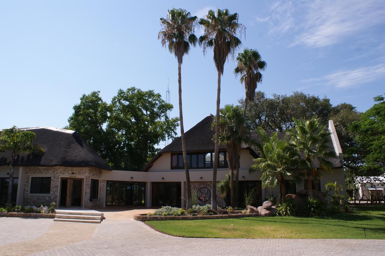 La Rochelle Lodge Okaukuejo Exteriör bild